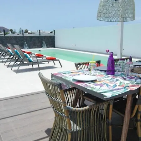 In Playa Blanca Sleeps 6 Includes Swimming Pool And Air Con 8 فيلة بلايا بلانكا